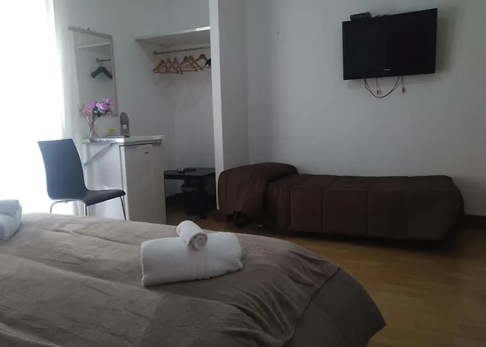 Artemide Rent Bedrooms בית הארחה אגריג'נטו